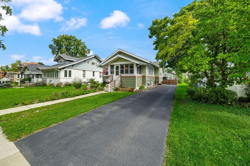 315 S Myrtle Avenue, Villa Park, IL 60181 — photo 2