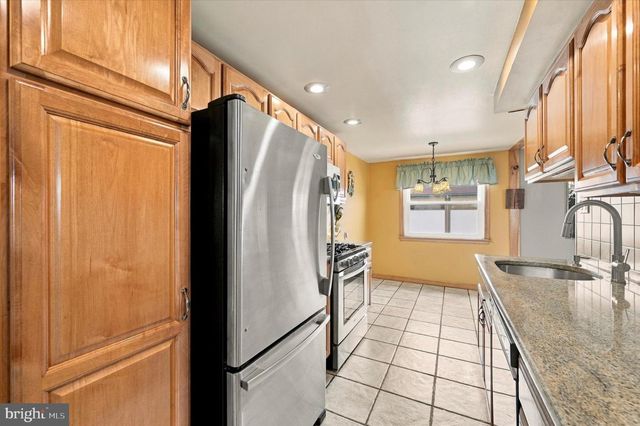 211 WILLOWBROOK AVE, Folsom, PA 19033