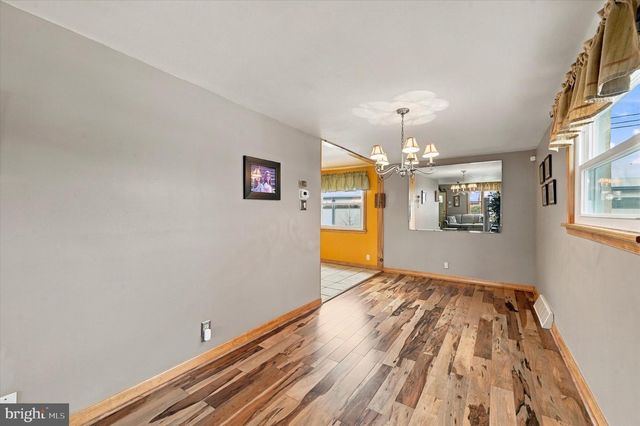 211 WILLOWBROOK AVE, Folsom, PA 19033