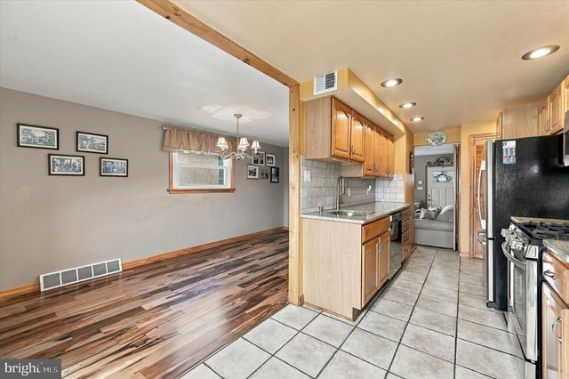 211 WILLOWBROOK AVE, Folsom, PA 19033