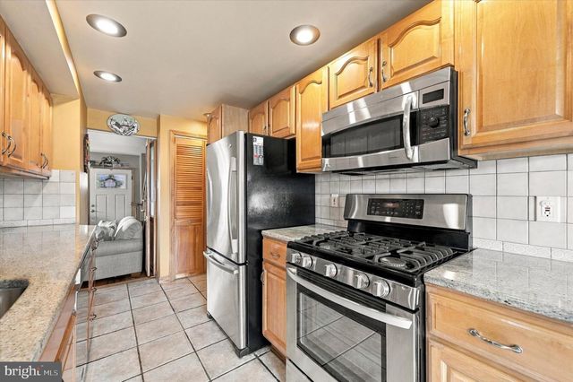 211 WILLOWBROOK AVE, Folsom, PA 19033
