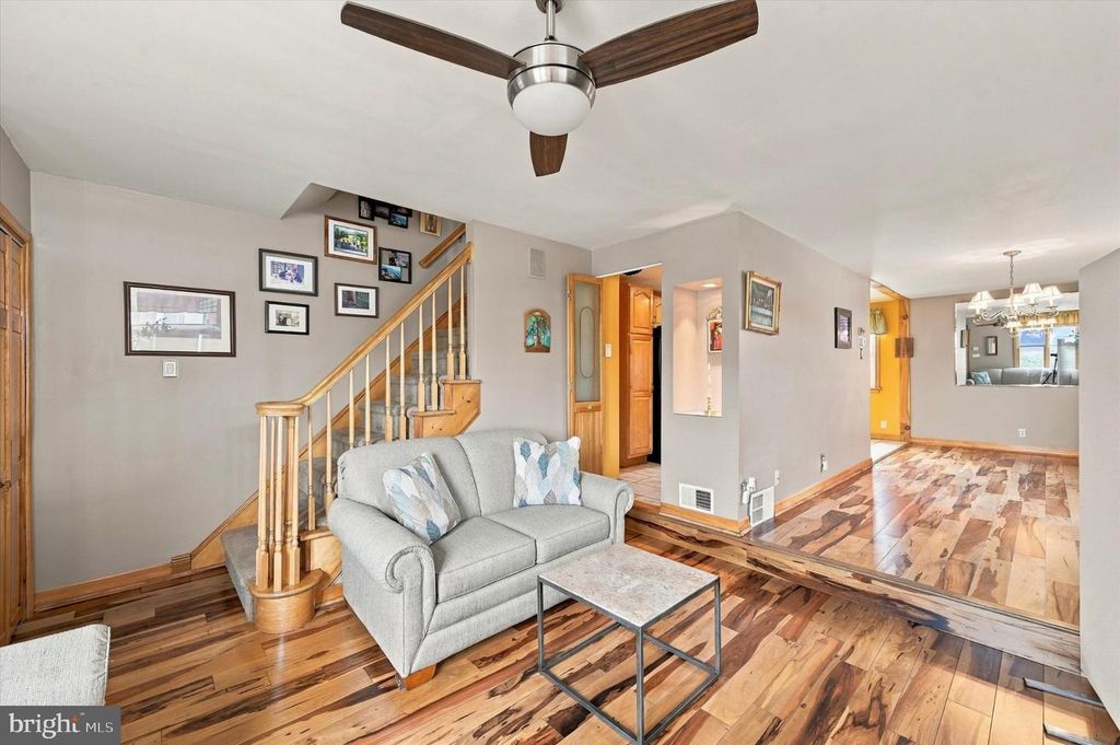 211 WILLOWBROOK AVE, FOLSOM, PA 19033 — photo 4