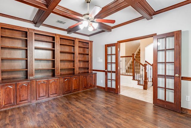1100 Cedar Valley Drive, Irving, TX 75063