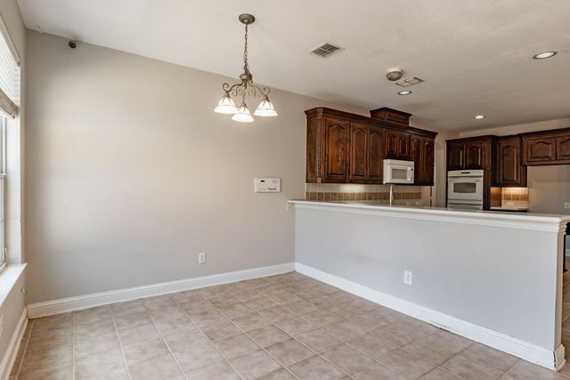 1100 Cedar Valley Drive, Irving, TX 75063