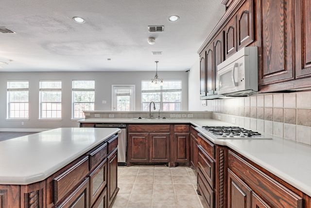 1100 Cedar Valley Drive, Irving, TX 75063
