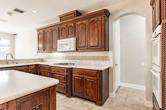 1100 Cedar Valley Drive, Irving, TX 75063