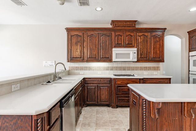 1100 Cedar Valley Drive, Irving, TX 75063