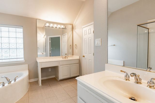 1100 Cedar Valley Drive, Irving, TX 75063