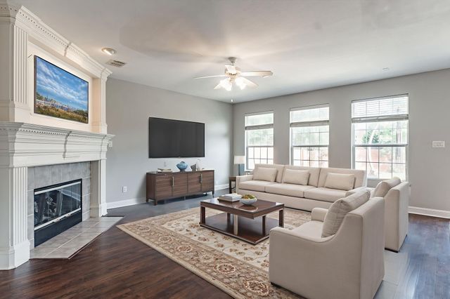 1100 Cedar Valley Drive, Irving, TX 75063