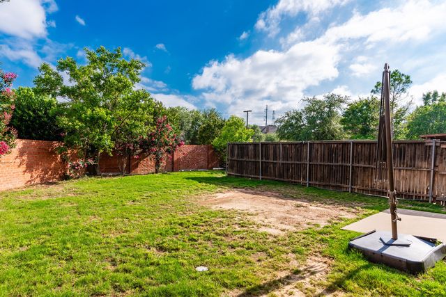 1100 Cedar Valley Drive, Irving, TX 75063