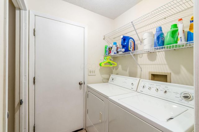 2281 Breeze Hill Drive, Grove City, OH 43123