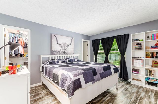 2281 Breeze Hill Drive, Grove City, OH 43123