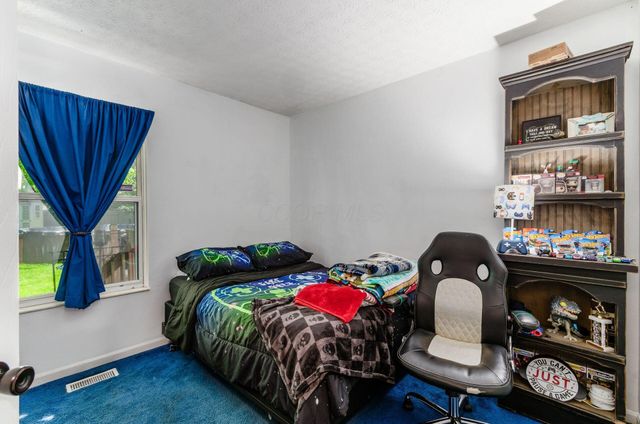 2281 Breeze Hill Drive, Grove City, OH 43123