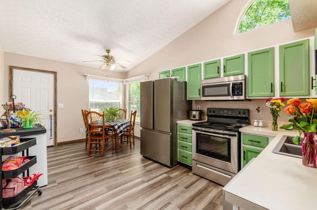 2281 Breeze Hill Drive, Grove City, OH 43123