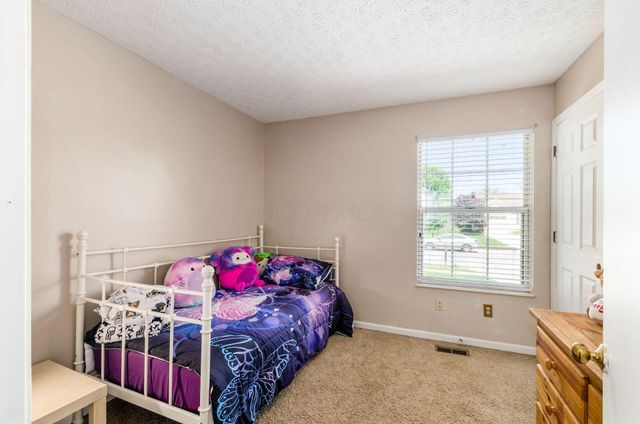 2281 Breeze Hill Drive, Grove City, OH 43123