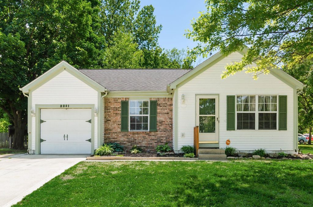 2281 Breeze Hill Drive, Grove City, OH 43123