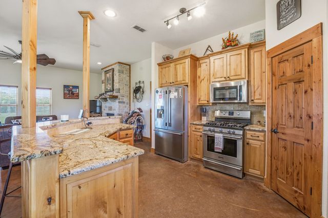 1186 County Road 1024, Glen Rose, TX 76043