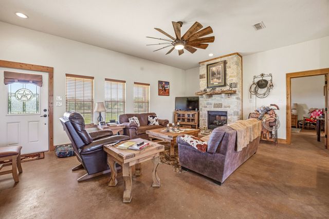 1186 County Road 1024, Glen Rose, TX 76043