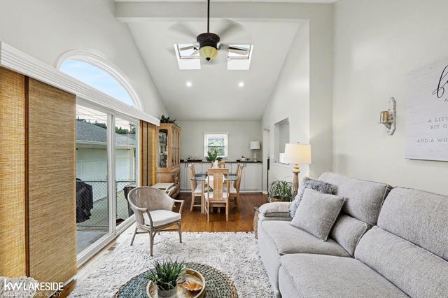 4346 Mandalay Avenue, Royal Oak, MI 48073