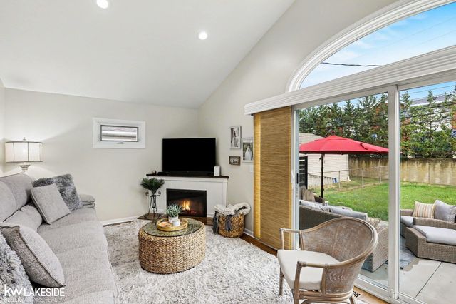 4346 Mandalay Avenue, Royal Oak, MI 48073
