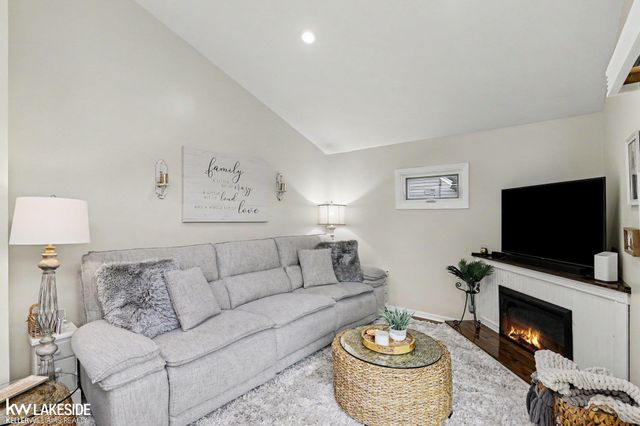 4346 Mandalay Avenue, Royal Oak, MI 48073