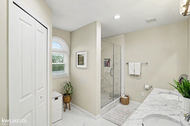 4346 Mandalay Avenue, Royal Oak, MI 48073