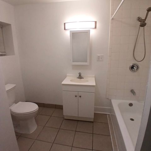 2108 N Keeler Avenue 1F, Chicago, IL 60639