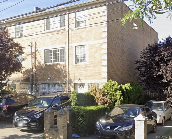 106-12 156th Street 2nd Fl, Jamaica, NY 11433