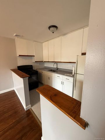 106-12 156th Street 2nd Fl, Jamaica, NY 11433