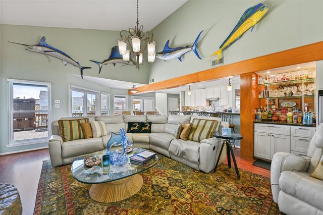 3408 Jolly Roger Circle, Galveston, TX 77554