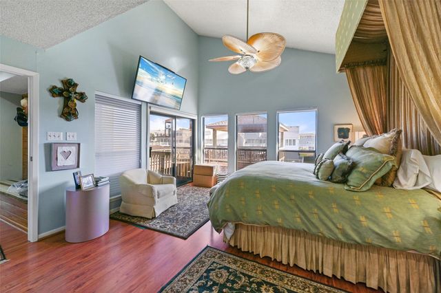 3408 Jolly Roger Circle, Galveston, TX 77554