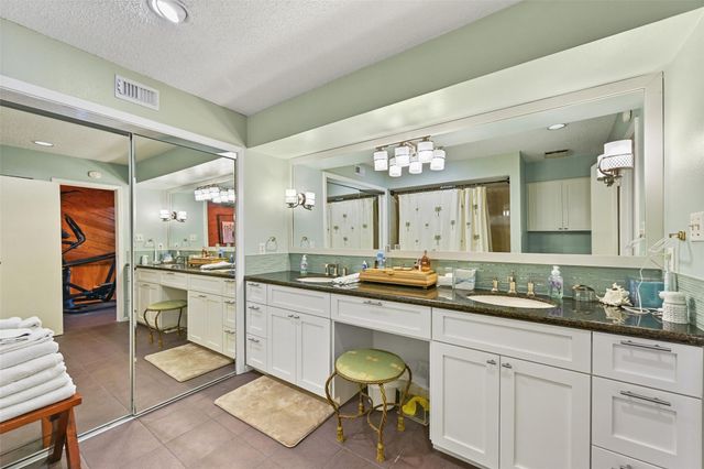 3408 Jolly Roger Circle, Galveston, TX 77554