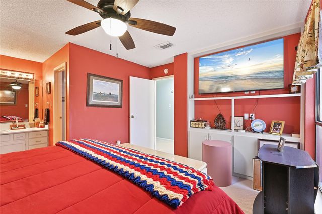 3408 Jolly Roger Circle, Galveston, TX 77554