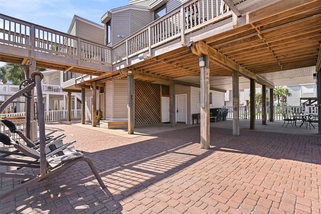 3408 Jolly Roger Circle, Galveston, TX 77554