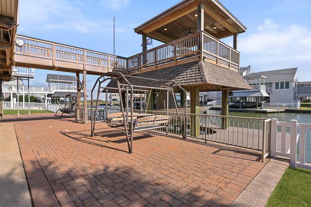 3408 Jolly Roger Circle, Galveston, TX 77554