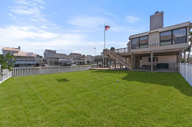 3408 Jolly Roger Circle, Galveston, TX 77554