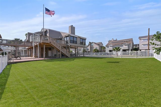 3408 Jolly Roger Circle, Galveston, TX 77554