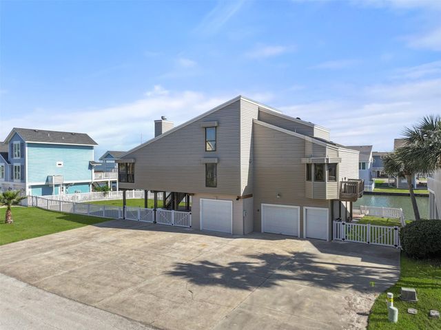 3408 Jolly Roger Circle, Galveston, TX 77554