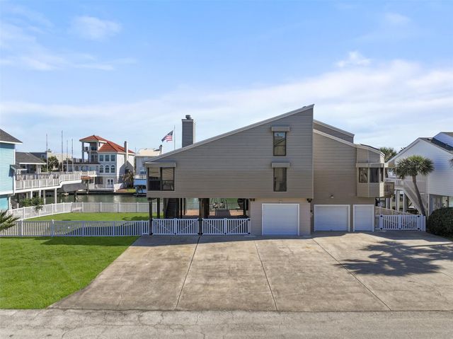 3408 Jolly Roger Circle, Galveston, TX 77554