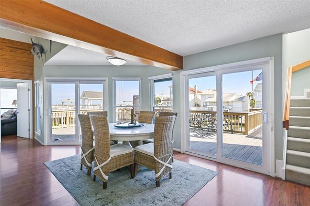 3408 Jolly Roger Circle, Galveston, TX 77554