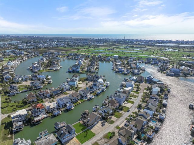 3408 Jolly Roger Circle, Galveston, TX 77554