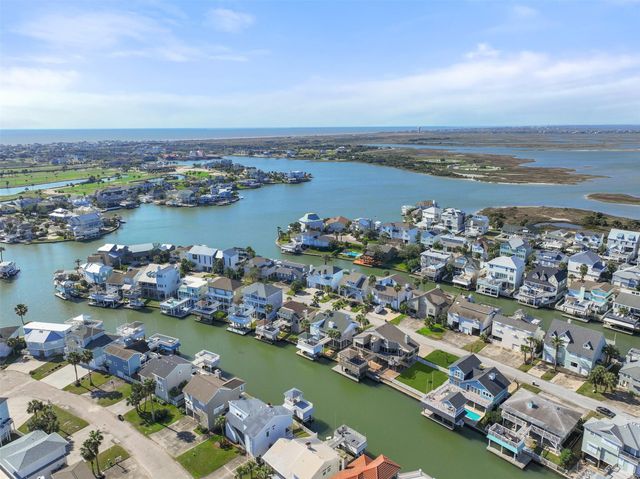 3408 Jolly Roger Circle, Galveston, TX 77554