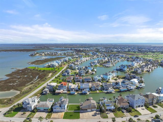 3408 Jolly Roger Circle, Galveston, TX 77554