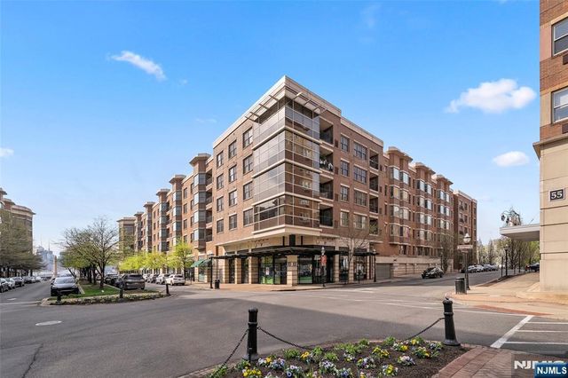 22 Ave At Port Imperial 204, West New York, NJ 07093