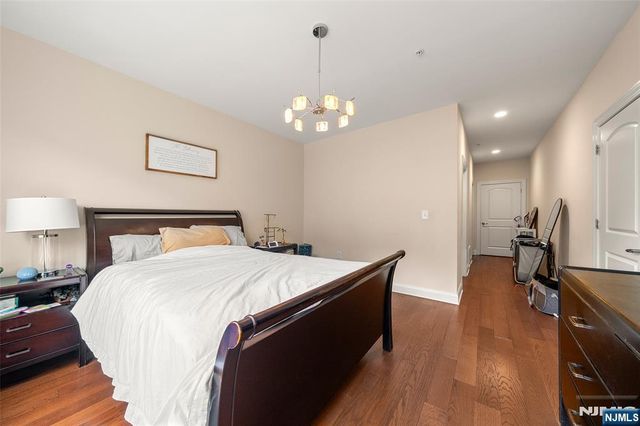 22 Ave At Port Imperial 204, West New York, NJ 07093