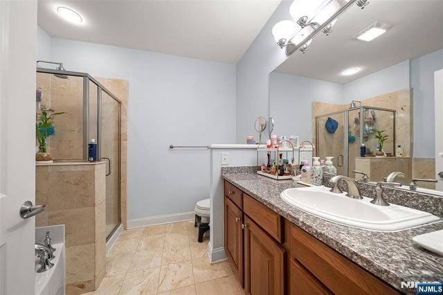 22 Ave At Port Imperial 204, West New York, NJ 07093