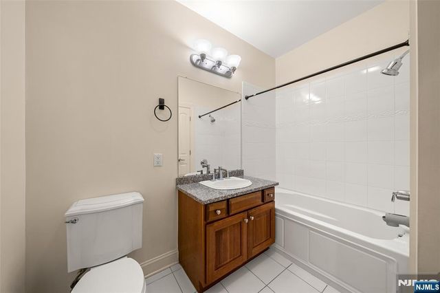 22 Ave At Port Imperial 204, West New York, NJ 07093