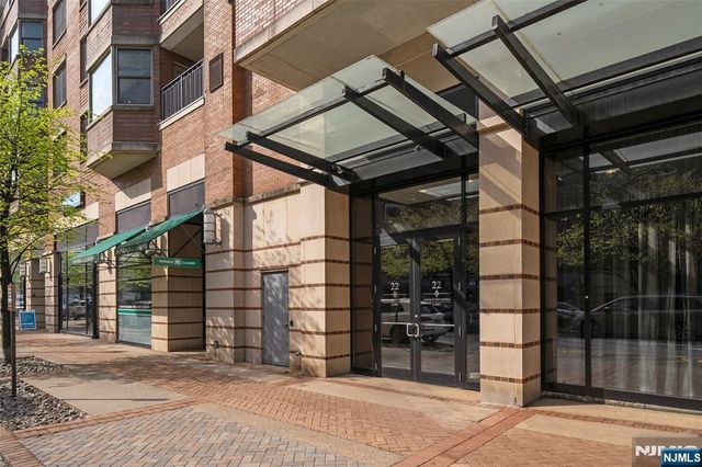 22 Ave At Port Imperial 204, West New York, NJ 07093