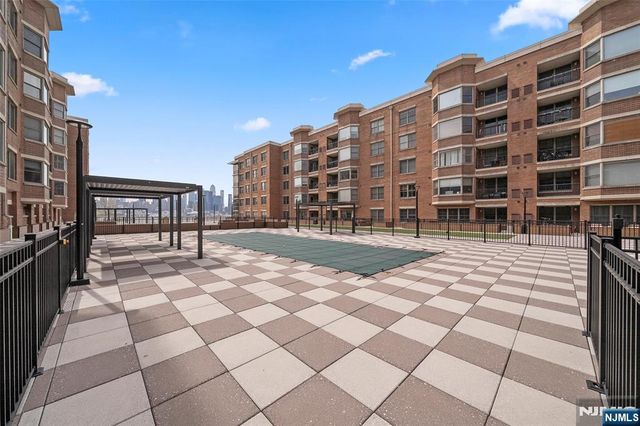 22 Ave At Port Imperial 204, West New York, NJ 07093