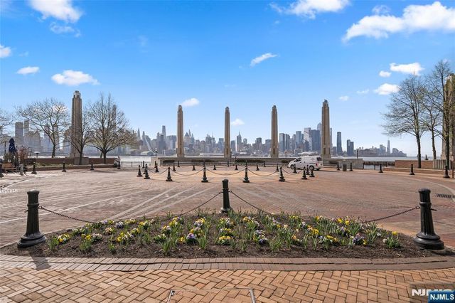 22 Ave At Port Imperial 204, West New York, NJ 07093